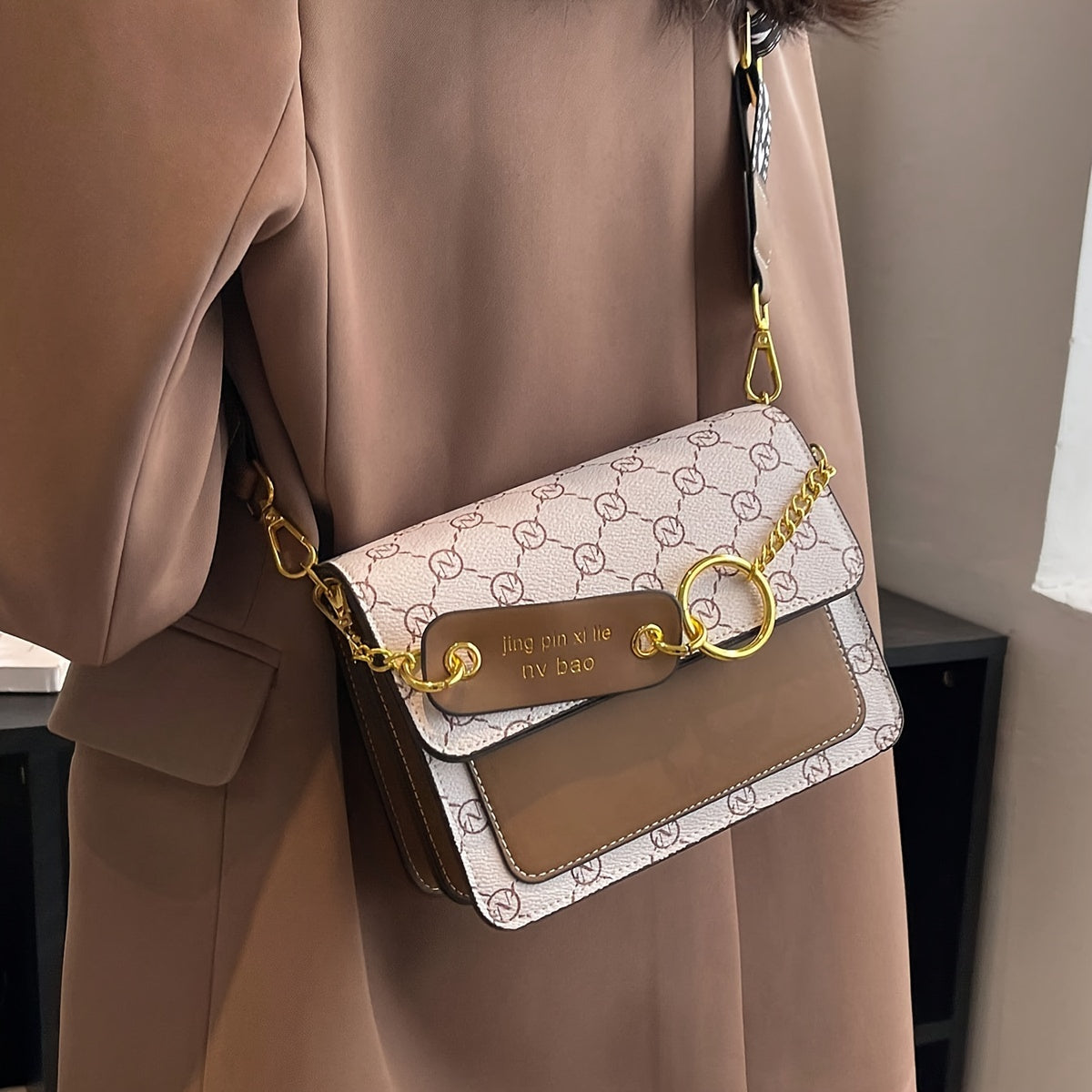 Classic Colorblock Vintage Style Shoulder Bag, Elegant Flap Crossbody Bag With Wide Strap & Chain Decor